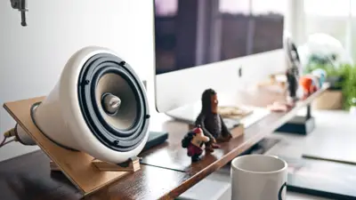 Wpływ akustyki pomieszczenia na jakość dźwięku: Porady jak poprawić akustykę w domu